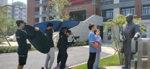 為新鄉市一中拍攝80年校慶片 